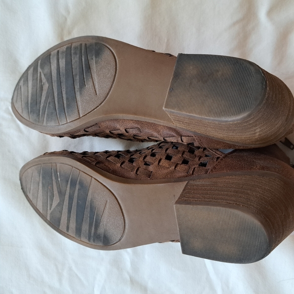 Fergalicious Booties - Picture 7 of 8